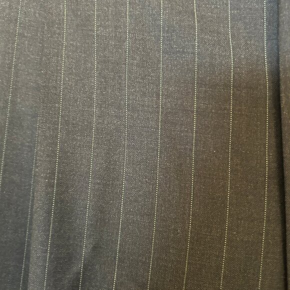 Neiman Marcus men's dark gray pinstripe pants, 100% super 150's wool, sz 38W - Picture 4 of 9